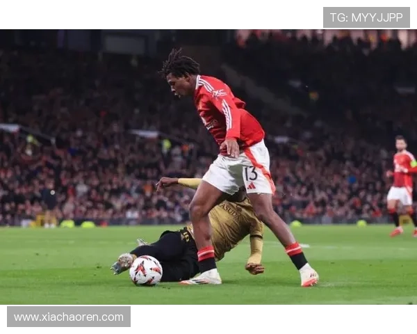 库尼亚爆料姆伯莫苦练射门日常